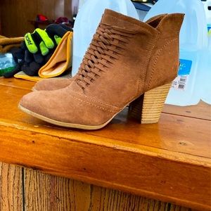 Fergalicious Size 8 Ankle Booties